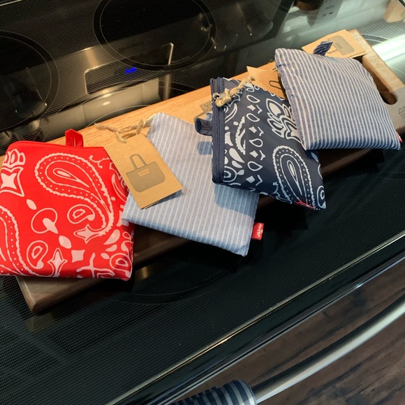 RARE RED LIMITED EDITION COLLECTION LEVI’S… - Picture 5 of 7